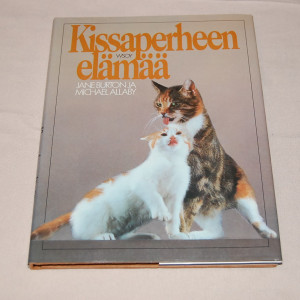 Jane Burton ja Michael Allaby Kissaperheen elämää